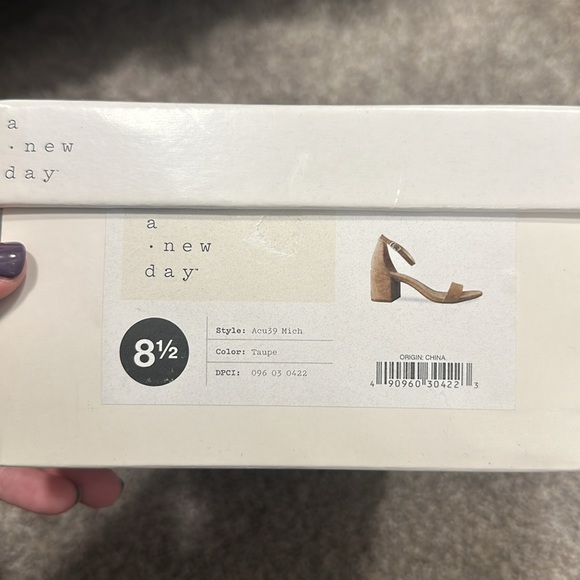 Block Heels - Picture 4 of 4